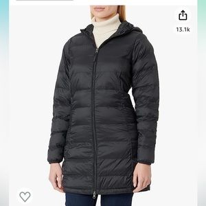 Amazon Essentials Women's Lightweight Water-Resistant Hooded Puffer Coat